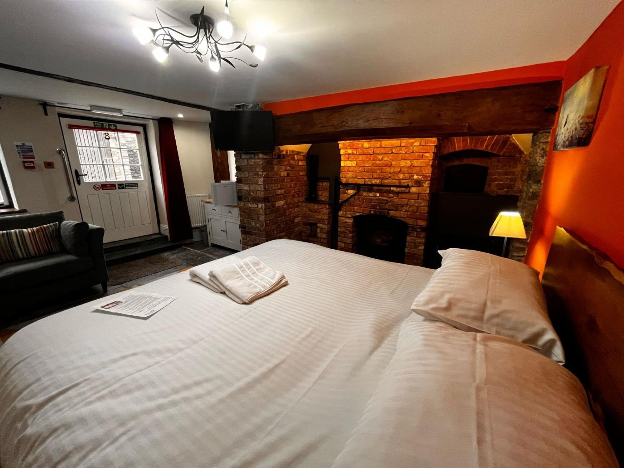 Old Manor House Bed & Breakfast Axbridge Exterior photo