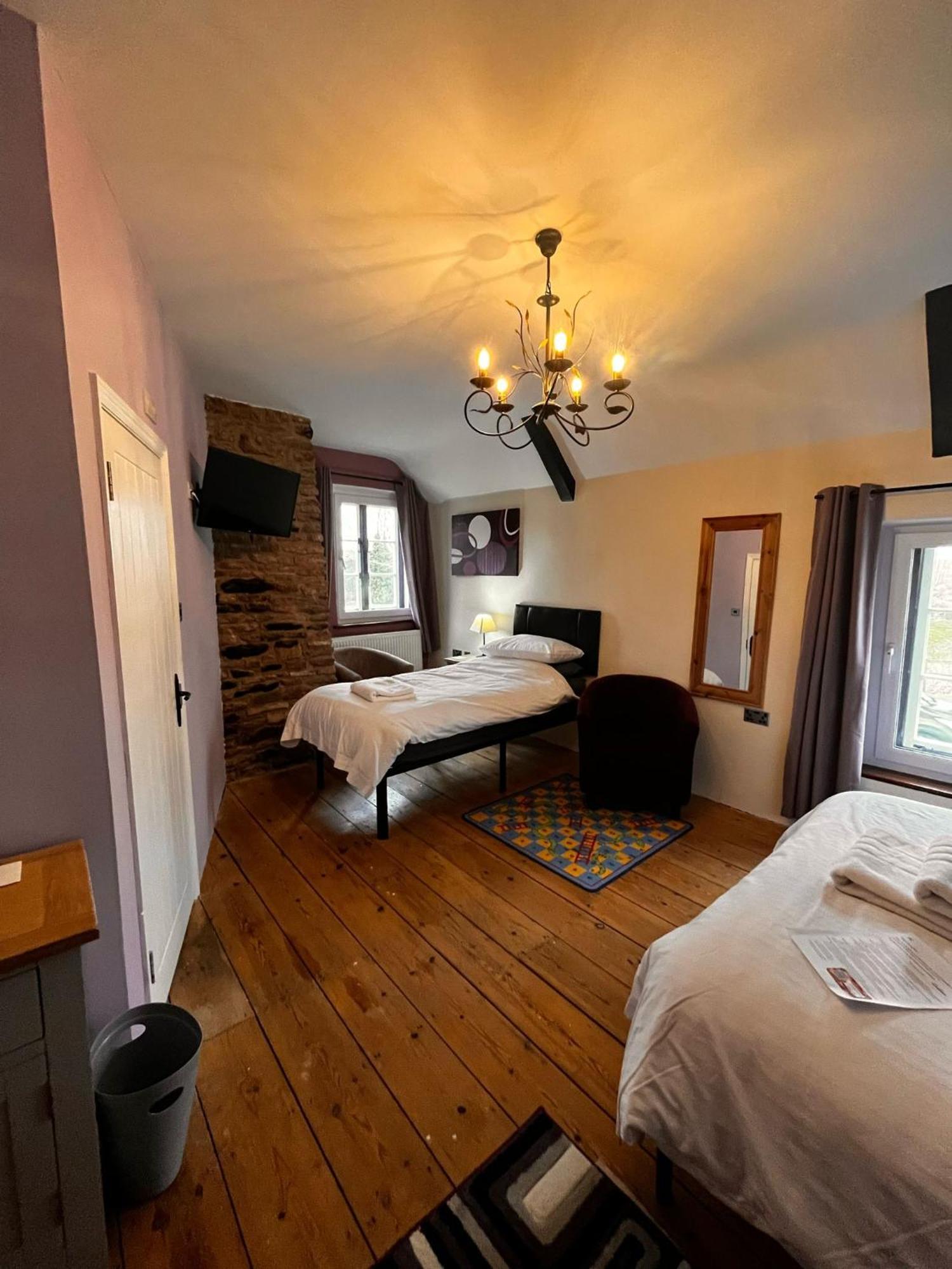 Old Manor House Bed & Breakfast Axbridge Exterior photo